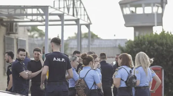 Noi proteste ale gardinienilor din închisori. La Codlea, sindicatele încă nu s-au „sincronizat”