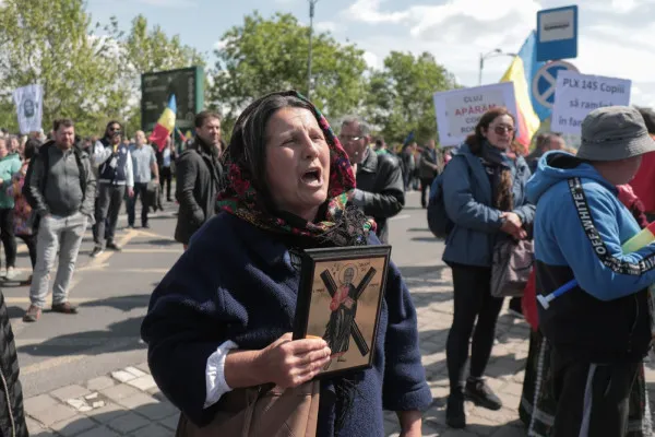 Iunie, „luna identităţii creştine”