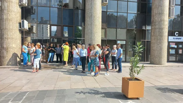 Protest spontan şi ameninţare cu bombă la Fisc