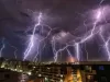 O noapte furtunoasă. Şi un „spectacol de sunet şi lumini” pe cerul Braşovului