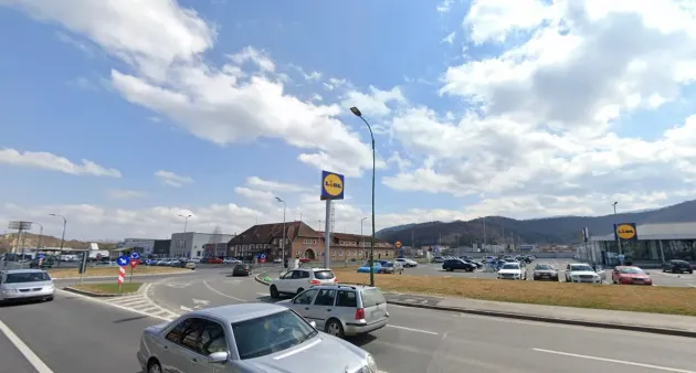 Un dezvoltator imobiliar din Bacău vrea să construiască blocuri la poalele Dealului din Bartolomeu