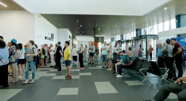 Pană de „cauciuc”: 5 ore pe DN 1 şi 10 în Aeroport