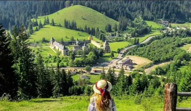 Vacanţa de 892 lei