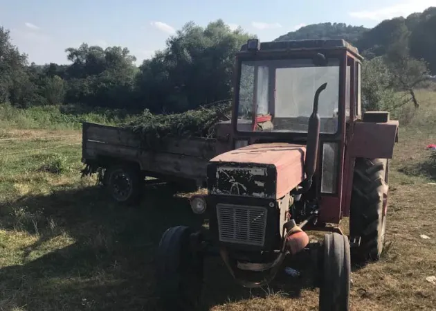 Accident cu un tractor lângă satul regelui Charles