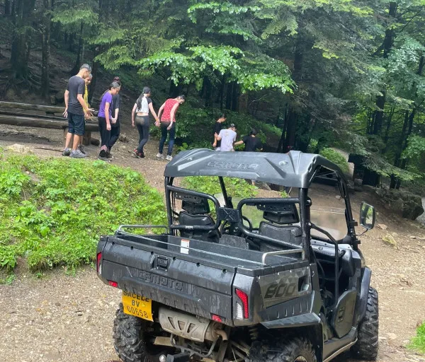 Turişti prinşi de furtună, pe Masivul Piatra Mare