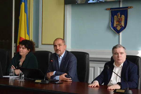 Toate bibliotecile publice din judeţul Braşov vor fi modernizate cu bani din PNRR şi transformate în centre educaţionale, culturale şi pentru dezvoltarea de noi competenţe