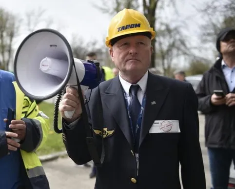 „Dai 1 RON! Salvezi TAROM”