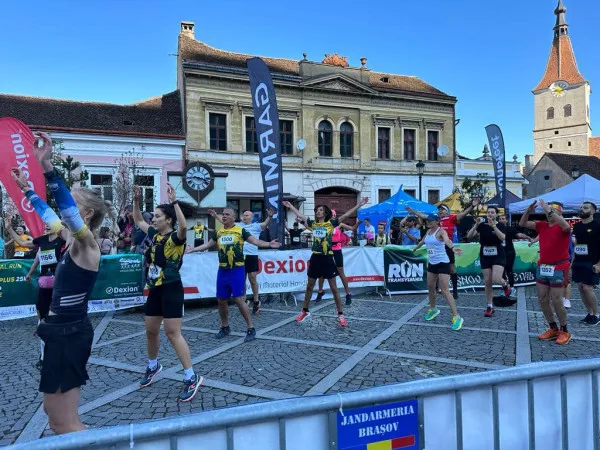 Peste 700 de alergători la Râşnov Medieval Run. La start, şi ministrul Dezvoltării, Adrian Veştea