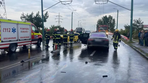 Strada Hărmanului, blocată de un accident în 3