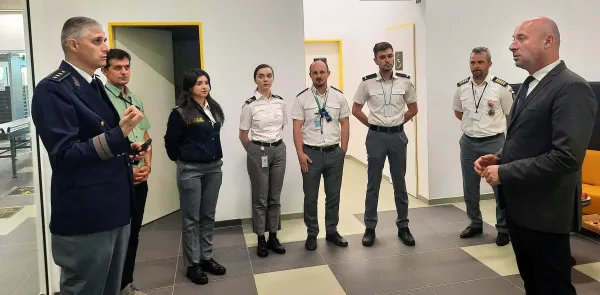 Continuă angajările la Aeroportul Braşov. Joi se cere aprobare pentru o organigramă de 102 persoane