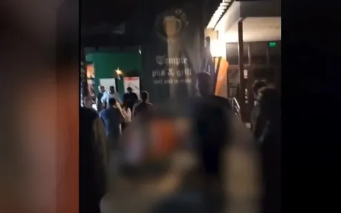Reglare de conturi în faţa unui club din Braşov