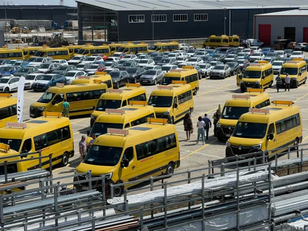 56 de microbuze şcolare noi în judeţul Braşov, în ce localităţi vor fi distribuite