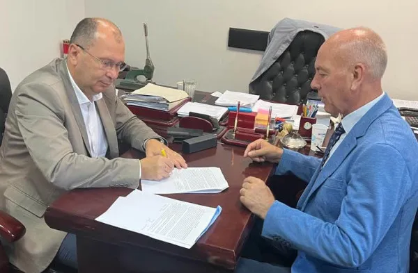 Proprietar pe Stejeriş: Judeţul Braşov a preluat de la Statul Român patru construcţii în care funcţionează Spitalul Clinic de Pneumoftiziologie şi Boli Infecţioase