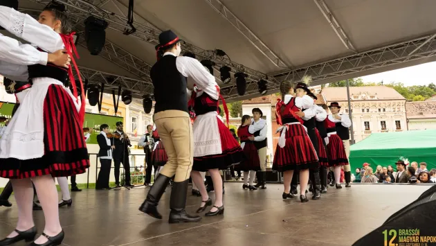 A doua comunitate etnică a judeţului se prezintă celorlalţi locuitori