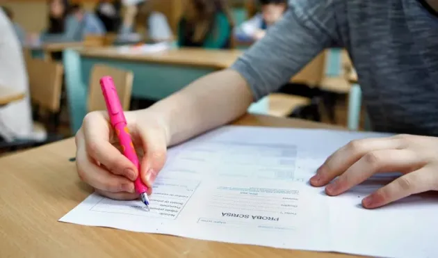 Se caută profesori care să facă subiecte pentru examenele din anul şcolar 2023-2024