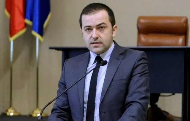 10.000 de lei salariu, 0 zile de muncă