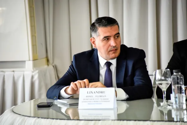 Bursele sociale pentru elevii care învaţă în altă localitate decât cea de domiciliu, eliminate