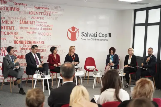 Salvaţi Copiii cere Ministerului Educaţiei să nu condiţioneze bursa socială pentru copiii cu un părinte decedat