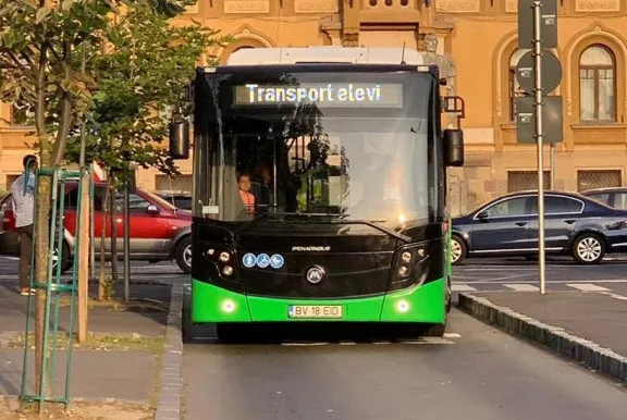 Linie RATBV „Transport elevi” şi pentru ruta Săcele-Braşov. Plecarea din Săcele va fi la 06.50