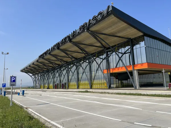 ROMATSA: „Dacă voiaţi control aerian de la Braşov, aeroportul se deschidea în 2026”