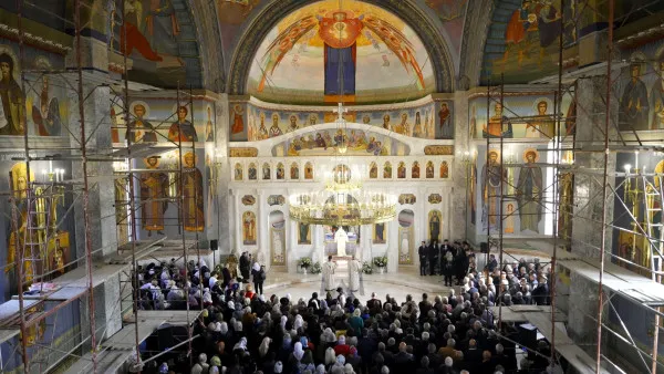 După 20 de ani: Biserica din Triaj e, în sfârşit, aproape gata