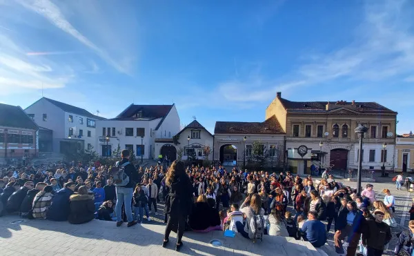 Râşnovul, gazdă pentru peste 800 de studenţi din Europa, astăzi