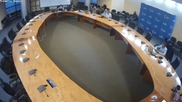 „Votaţi sau vă dizolv”
