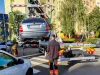 199 de şoferi amendaţi, doar pentru 16 s-au chemat „Ridicările Auto”: şi-au lăsat maşinile în curbă, alţii pe trecerea de pietoni 