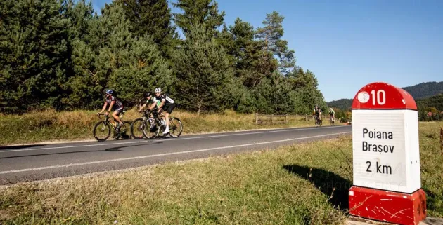 200 de ciclişti pe „Linia 20”. Cu un „bilet” de 99.880 lei plătit de Primăria Braşov