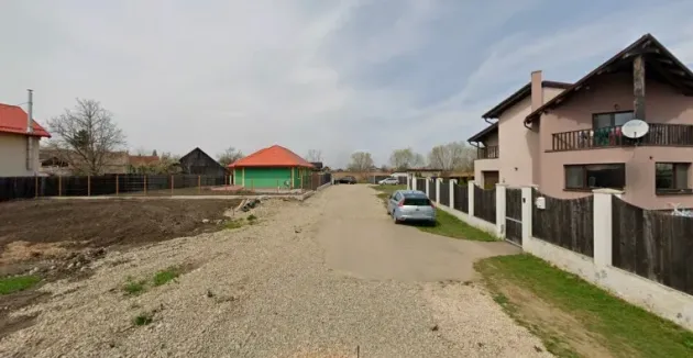 Ce mai vinde ANAF: 24.000 de lei, un drum din Stupini