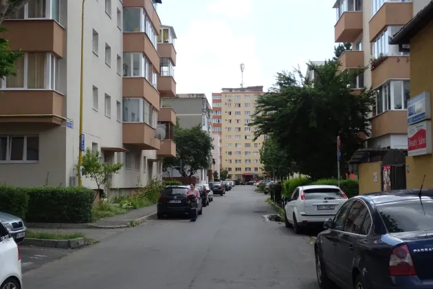 Doar cine ne stă „în drum”