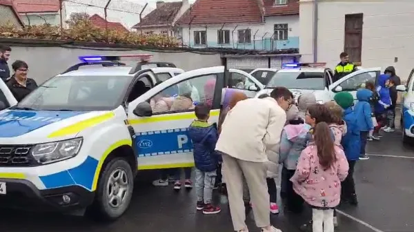 La „lecţie deschisă”, cu poliţiştii