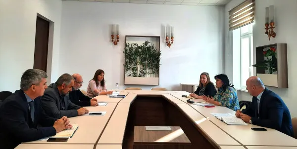 Bătăile dintre elevi, în atenţia Prefecturii Braşov