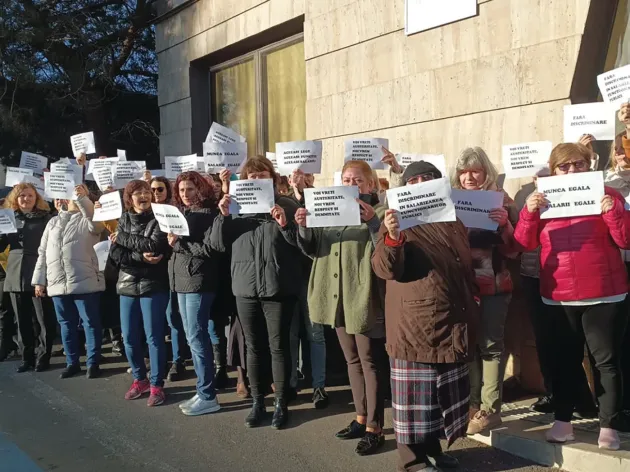 Protest la Casa de Pensii Braşov. Şi ieri, şi azi