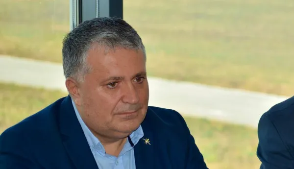 Demiterea preşedintelui CA de la Aeroportul Braşov, în etapa dezbaterii şi în plenul Consiliului Judeţean 