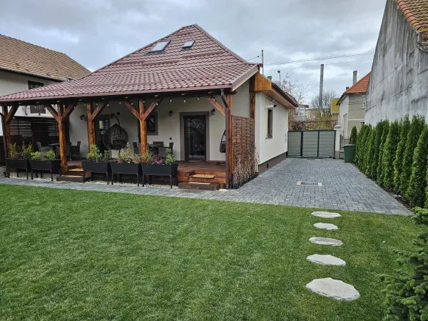 La Godină, 935 de lei, 2 nopţi