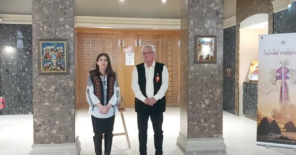 Expoziţie la Reduta: „Icoana, lumina sufletului”, cu lucrări care au izvoadele în judeţele Braşov şi Sibiu, realizate de meşterul popular iconar Carmina Dan