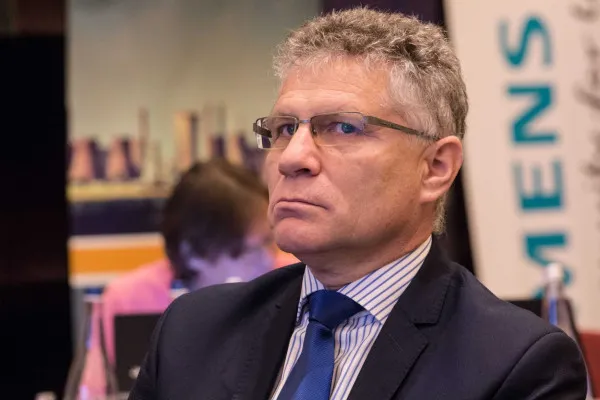 Fostul director al Regionalei CFR Braşov şi-a recâştigat funcţia în instanţă