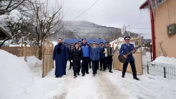 Ceată de jandarmi colindători
