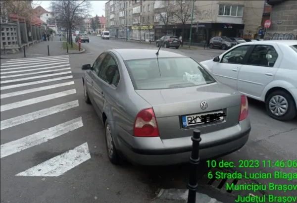 Când eşti şef şi nu mai ai loc în parcarea Poliţiei Locale  