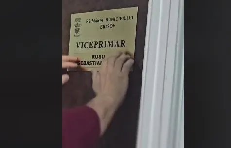 Sebastian Rusu rămâne viceprimar al Braşovului. Tribunalul i-a desigilat şi biroul