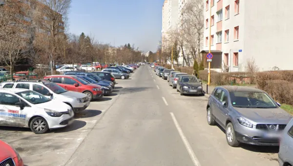 Parcările neregulamentare vor deveni legale pe o stradă din cartierul Astra