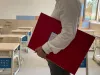 Prima de pensionare pentru profesori, echivalentă a două salarii, se aplică din anul şcolar 2025-2026