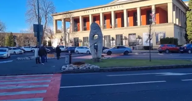 Şoferiţa Crăciunului: cu maşina-pieton, la Dramatic