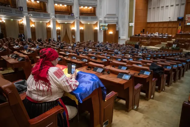 Iese UDMR, intră Șoşoacă