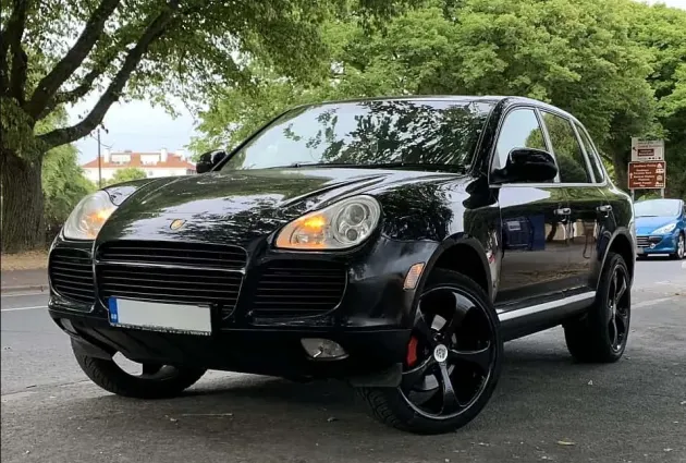 ANAF Braşov scoate la licitaţie Porsche-ul Cayenne al unui fost candidat la şefia Consiliului Judeţean