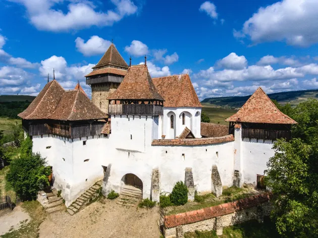 Comisia Monumentelor Istorice nu a dat voie ca biserica fortificată din Viscri să se umple de hidranţi