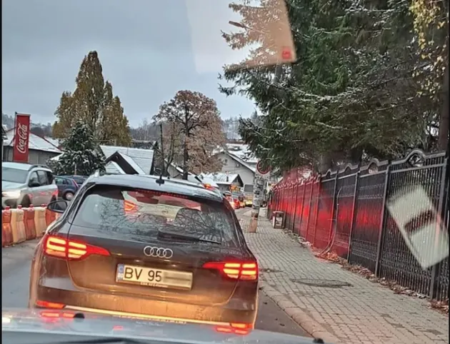 Turiştii care vor ajunge la Bran cu maşinile electrice vor avea unde să îşi încarce vehiculele