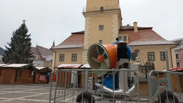 Ce n-a văzut Braşovul: va ninge când vrem noi în Piaţa Sfatului