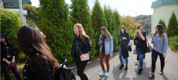 Universitatea Transilvania: peste 2.000 de studenţi iau bursă